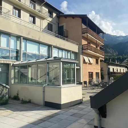Village De Fleurs Et Neige Aussois